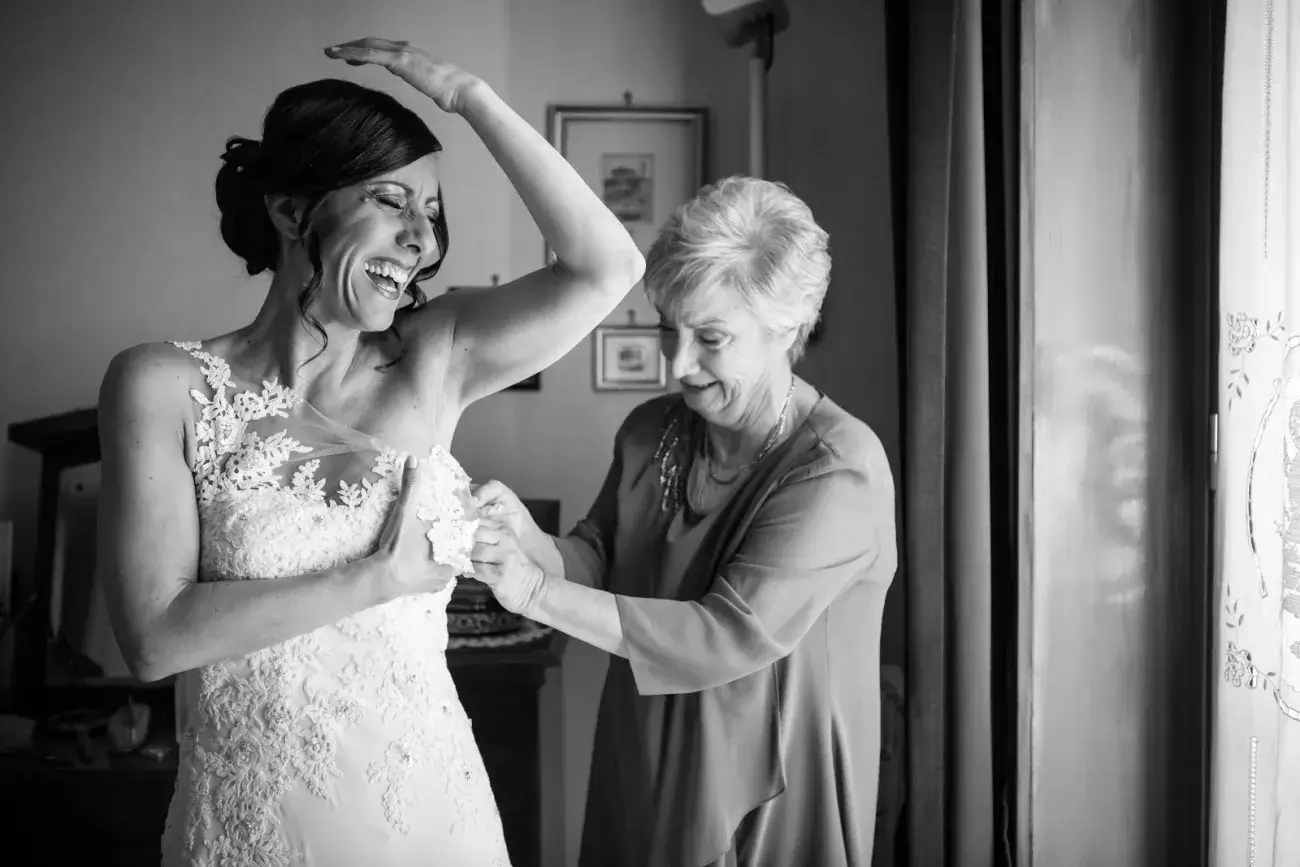 Come scegliere l'abito perfetto per la Mamma della Sposa